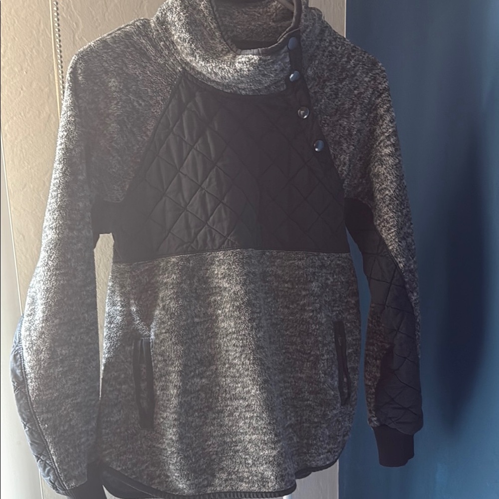 Abercrombie & Fitch Black and Gray Cowl Neck Sweater